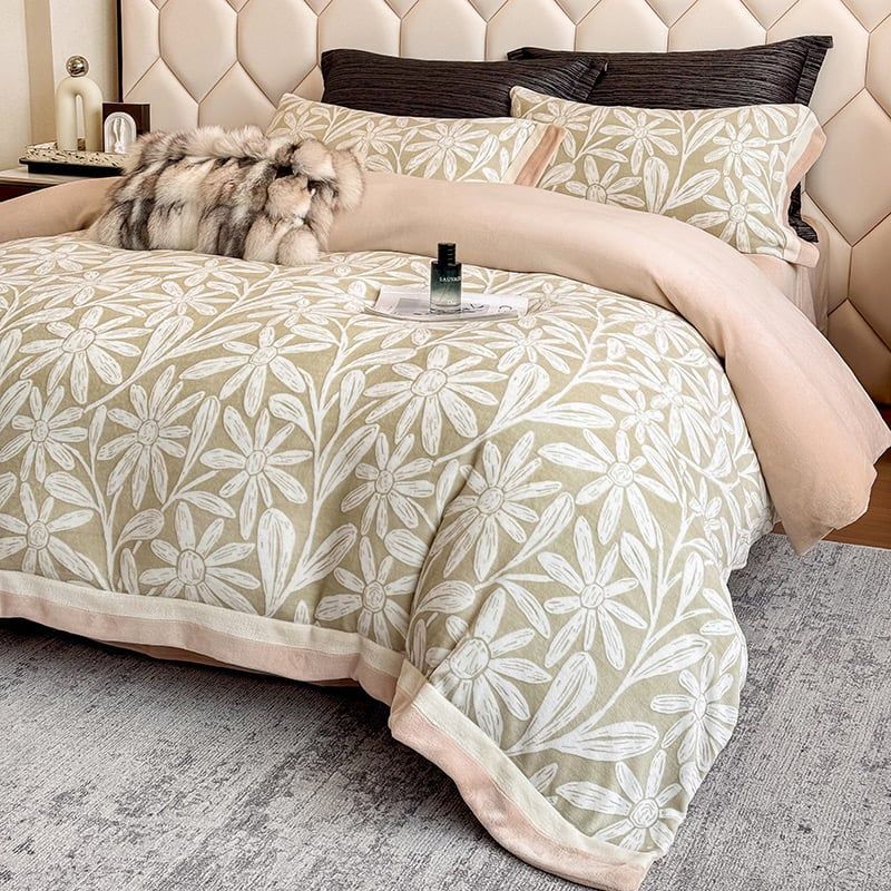Milk Velvet Lovewe 220gram | 4Pcs Cover Premium Bedding Set | ID LOWE4PCSVMILK220GR12COLORM12