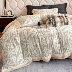 Milk Velvet Lovewe 220gram | 4Pcs Cover Premium Bedding Set | ID LOWE4PCSVMILK220GR12COLORM12