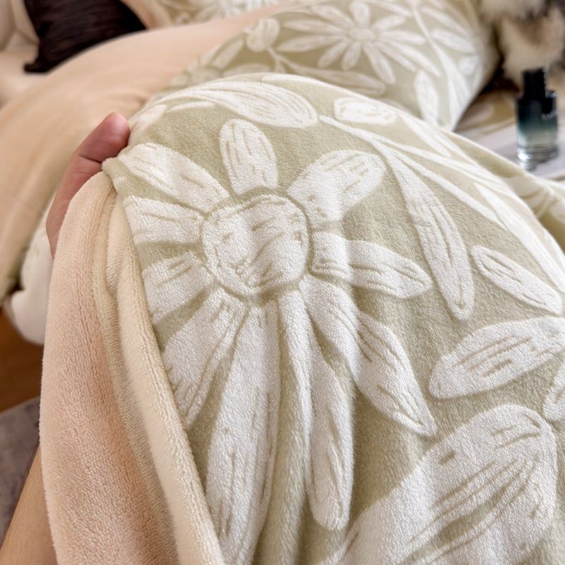 Milk Velvet Lovewe 220gram | 4Pcs Cover Premium Bedding Set | ID LOWE4PCSVMILK220GR12COLORM12