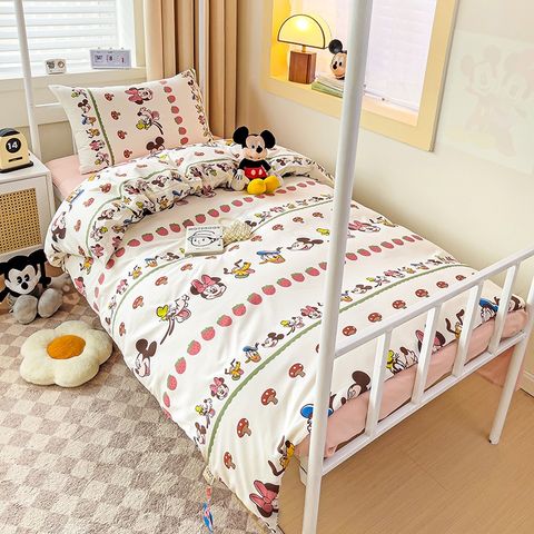 4Pcs Cotton Disney Beddingset Case Disneyland World with Mushrooms and Strawberries
