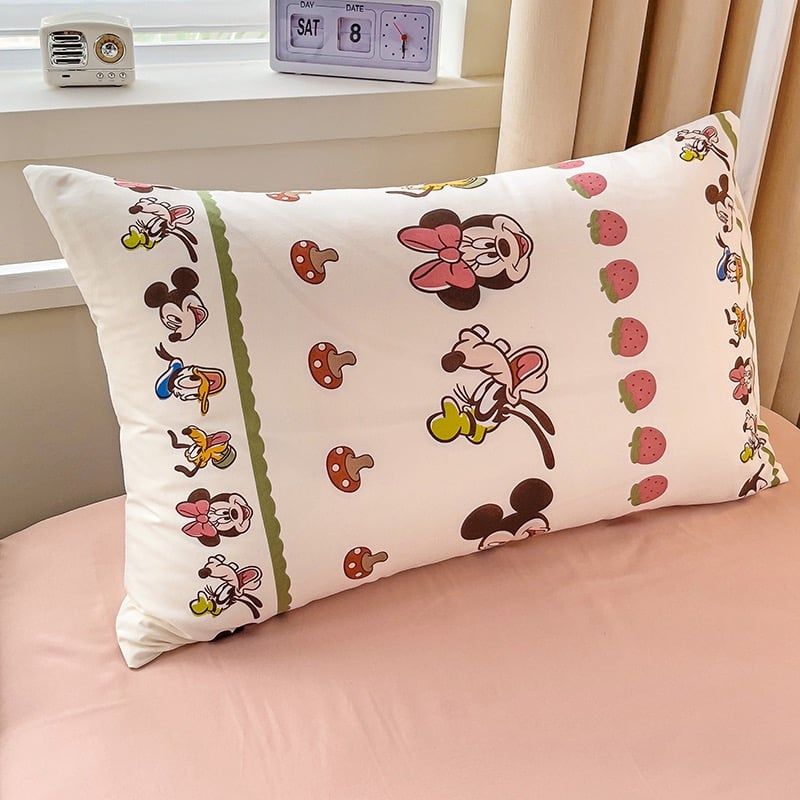 4Pcs Cotton Disney Beddingset Case Disneyland World with Mushrooms and Strawberries