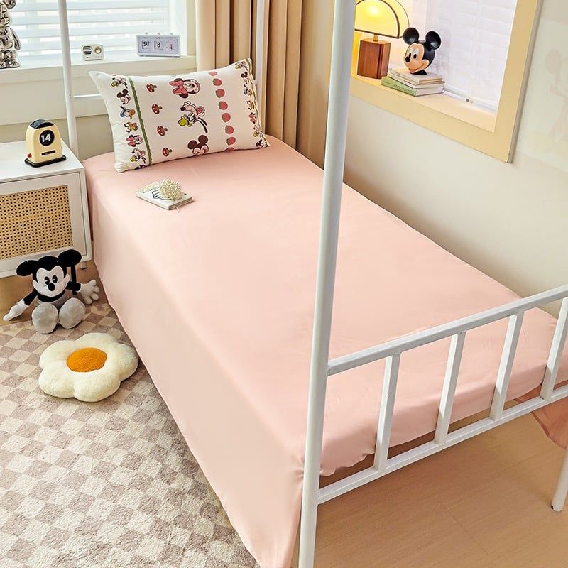 4Pcs Cotton Disney Beddingset Case Disneyland World with Mushrooms and Strawberries