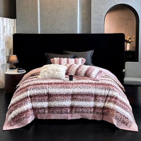Winter New Arrival Lovewe | 4Pcs Cover Luxury Bed Set Velvet Milk 380gram | ID04 Color Pink Leopard Pattern