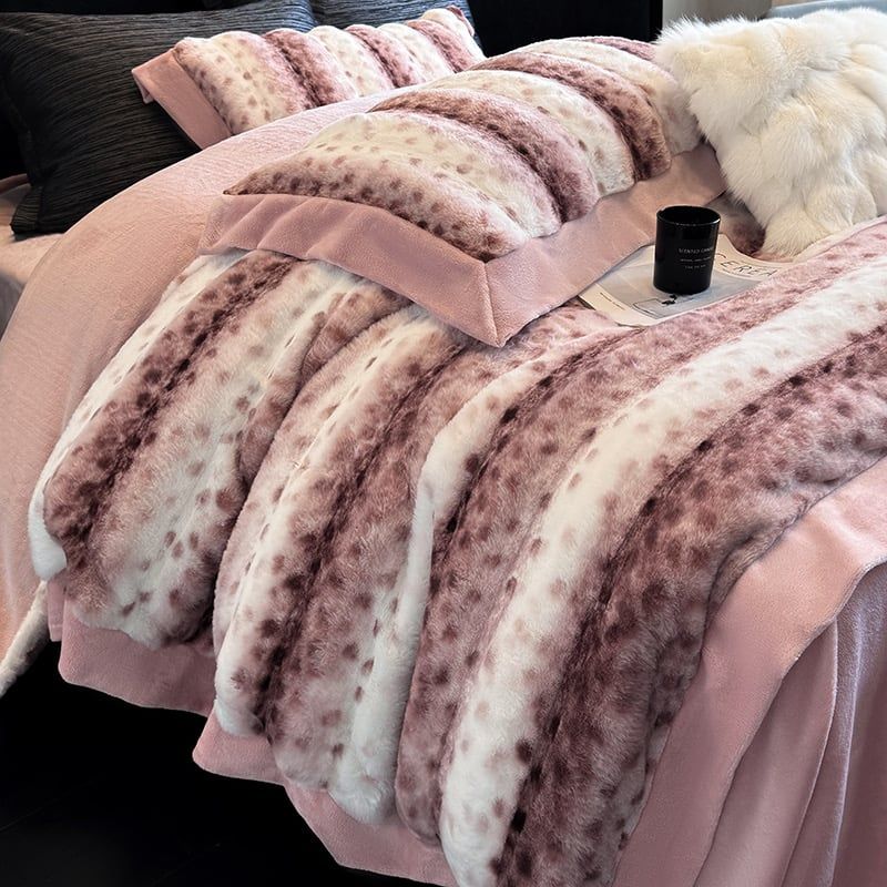 Winter New Arrival Lovewe | 4Pcs Cover Luxury Bed Set Velvet Milk 380gram | ID04 Color Pink Leopard Pattern