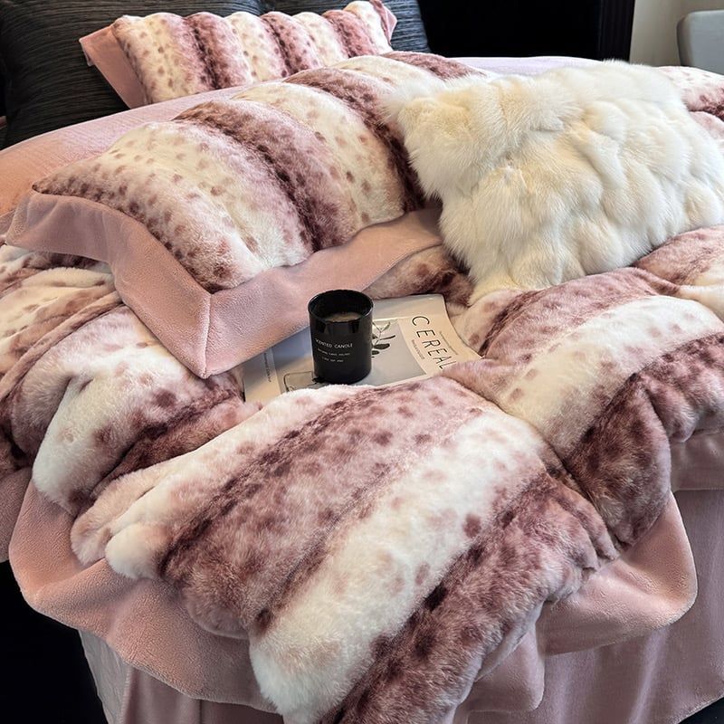 Winter New Arrival Lovewe | 4Pcs Cover Luxury Bed Set Velvet Milk 380gram | ID04 Color Pink Leopard Pattern