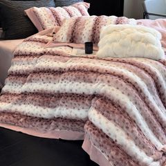 Winter New Arrival Lovewe | 4Pcs Cover Luxury Bed Set Velvet Milk 380gram | ID04 Color Pink Leopard Pattern