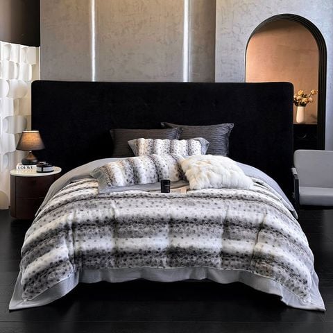 Winter New Arrival Lovewe | 4Pcs Cover Luxury Bed Set Velvet Milk 380gram | ID05 Color LightGray Leopard Pattern