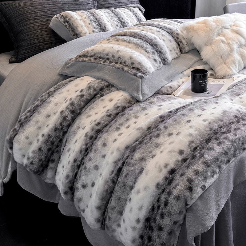 Winter New Arrival Lovewe | 4Pcs Cover Luxury Bed Set Velvet Milk 380gram | ID05 Color LightGray Leopard Pattern