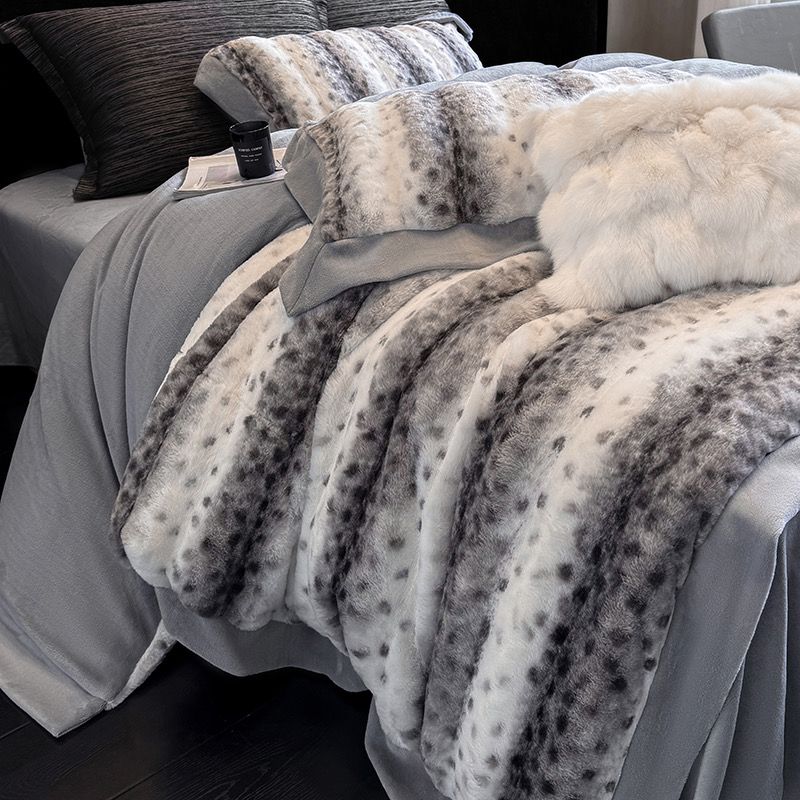 Winter New Arrival Lovewe | 4Pcs Cover Luxury Bed Set Velvet Milk 380gram | ID05 Color LightGray Leopard Pattern