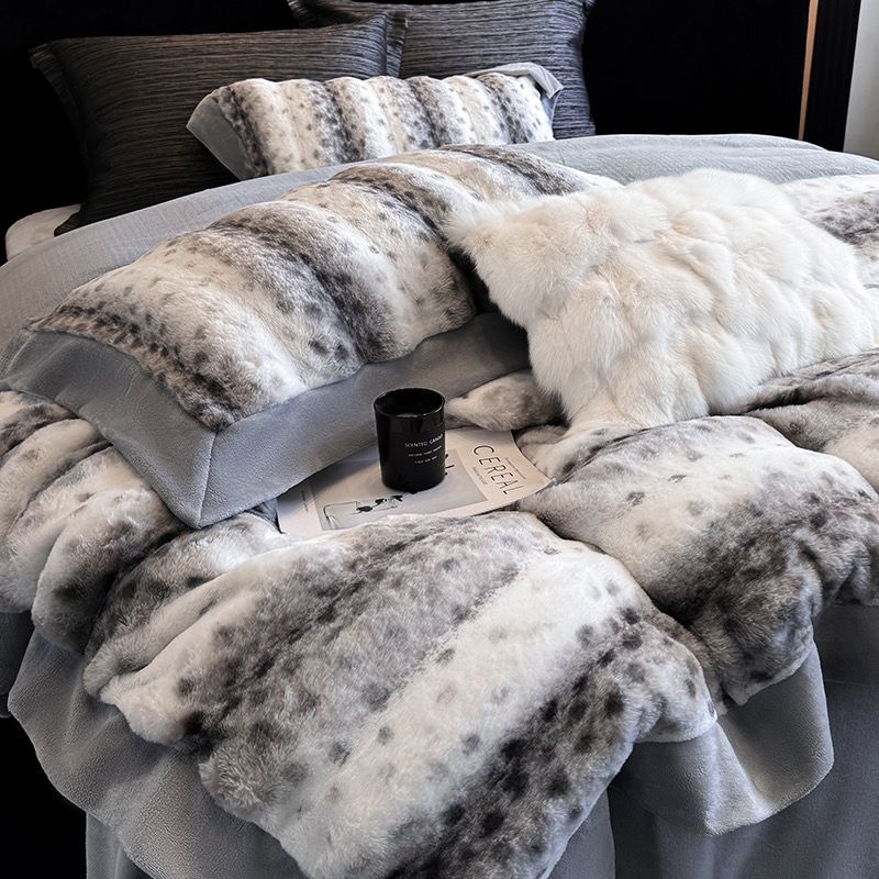 Winter New Arrival Lovewe | 4Pcs Cover Luxury Bed Set Velvet Milk 380gram | ID05 Color LightGray Leopard Pattern