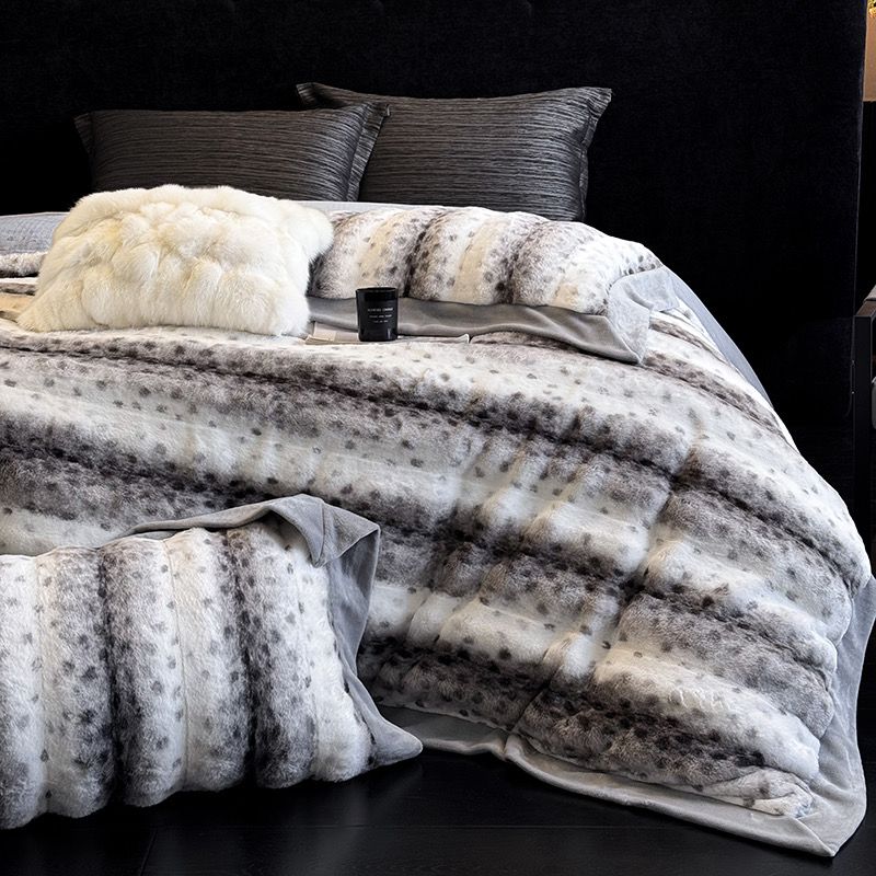 Winter New Arrival Lovewe | 4Pcs Cover Luxury Bed Set Velvet Milk 380gram | ID05 Color LightGray Leopard Pattern