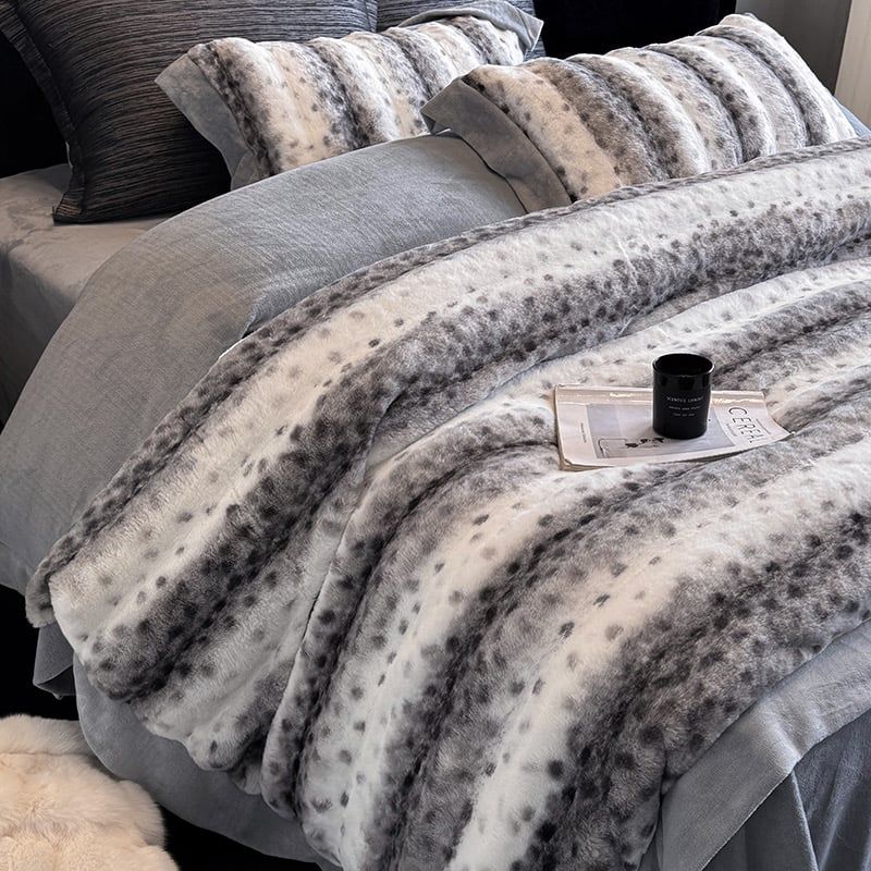 Winter New Arrival Lovewe | 4Pcs Cover Luxury Bed Set Velvet Milk 380gram | ID05 Color LightGray Leopard Pattern