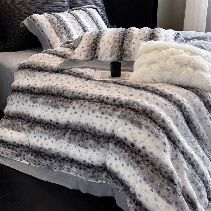 Winter New Arrival Lovewe | 4Pcs Cover Luxury Bed Set Velvet Milk 380gram | ID05 Color LightGray Leopard Pattern