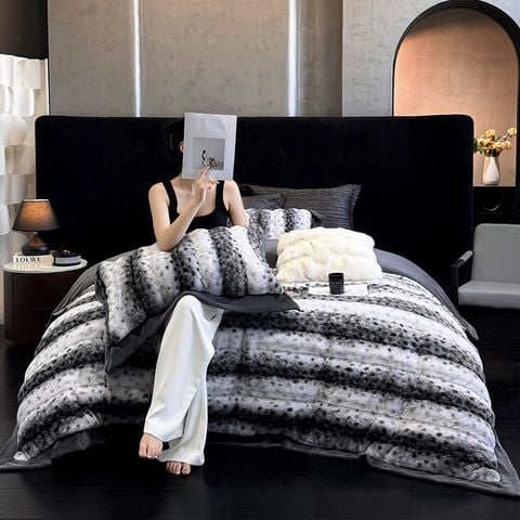 Winter New Arrival Lovewe | 4Pcs Cover Luxury Bed Set Velvet Milk 380gram | ID07 Color LightGray Leopard Pattern
