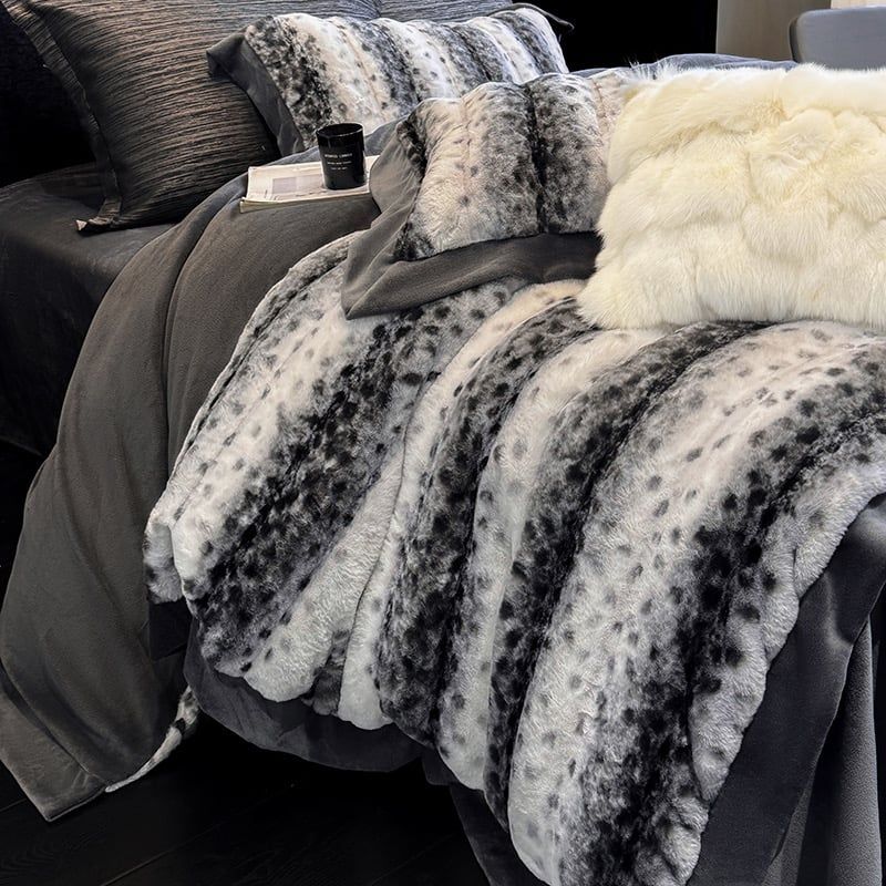 Winter New Arrival Lovewe | 4Pcs Cover Luxury Bed Set Velvet Milk 380gram | ID07 Color LightGray Leopard Pattern