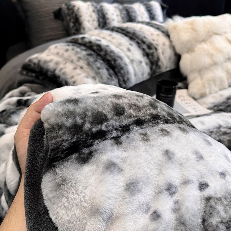 Winter New Arrival Lovewe | 4Pcs Cover Luxury Bed Set Velvet Milk 380gram | ID07 Color LightGray Leopard Pattern