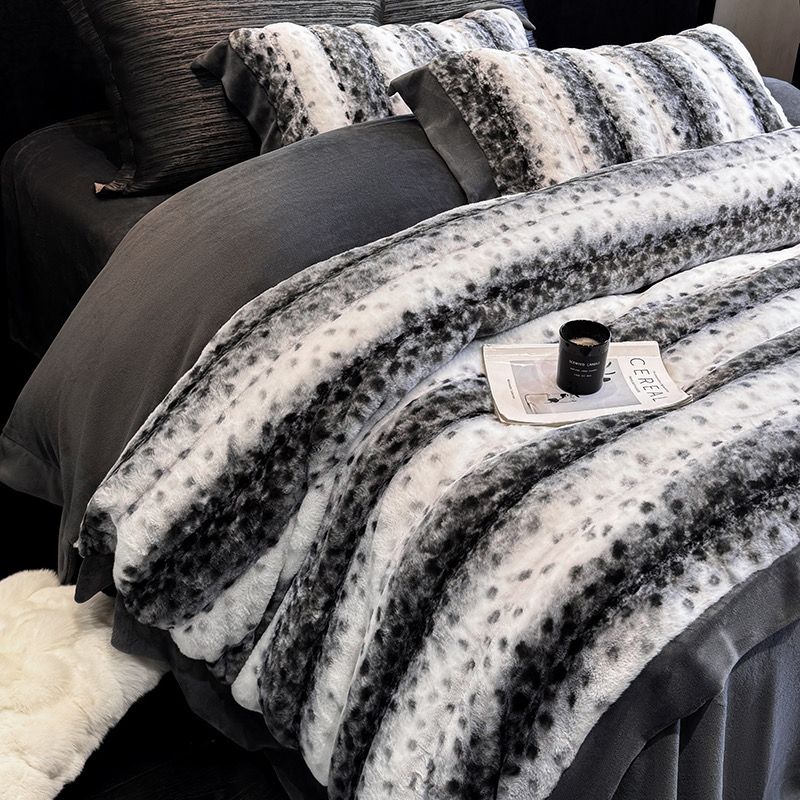 Winter New Arrival Lovewe | 4Pcs Cover Luxury Bed Set Velvet Milk 380gram | ID07 Color LightGray Leopard Pattern