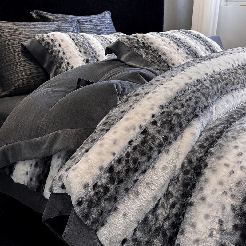 Winter New Arrival Lovewe | 4Pcs Cover Luxury Bed Set Velvet Milk 380gram | ID07 Color LightGray Leopard Pattern
