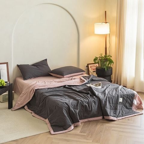 BCG CHẦN HÈ COTTON ĐŨI NHẬT NOORDIC KẺ Ô ĐEN MIX HỒNG MANG ĐẾN TRẢI NGHIỆM ĐÚNG CHẤT PHÒNG NGỦ NHẬT BẢN