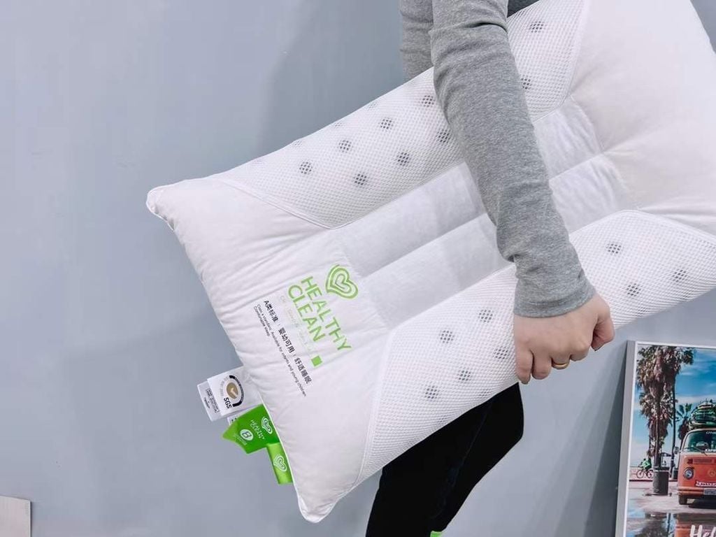 RUỘT GỐI HEALTHY CLEAN MATXA CỔ VAI GÁY CÓ NÚM MATXA VÀ THANH THẢO DƯỢC SIZE 48*74CM