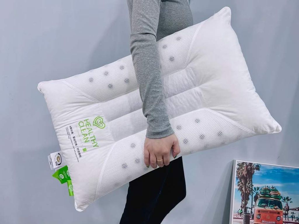 RUỘT GỐI HEALTHY CLEAN MATXA CỔ VAI GÁY CÓ NÚM MATXA VÀ THANH THẢO DƯỢC SIZE 48*74CM