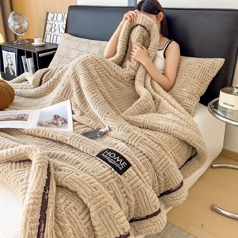 Home Text Wool Blanket Chăn lông cừu dệt nổi 3D 1,6kg | Mầu Cafe Sữa Mocha