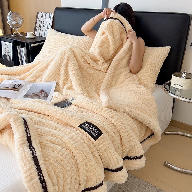 Home Text Wool Blanket | Chăn lông cừu dệt nổi 3D 1,6kg | Mầu Lông Gà Con Pastel Chick Yellow