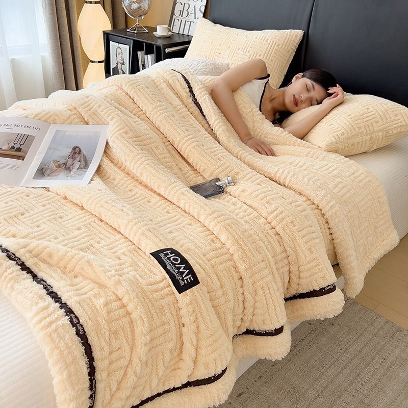 Home Text Wool Blanket | Chăn lông cừu dệt nổi 3D 1,6kg | Mầu Lông Gà Con Pastel Chick Yellow