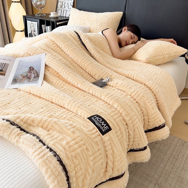 Home Text Wool Blanket | Chăn lông cừu dệt nổi 3D 1,6kg | Mầu Lông Gà Con Pastel Chick Yellow