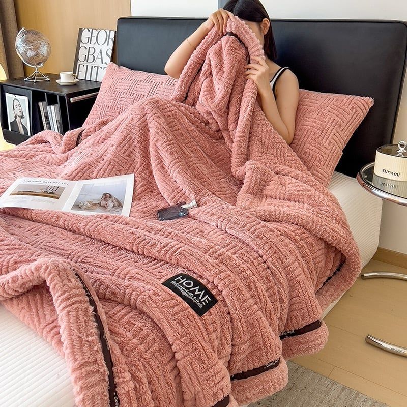 Home Text Wool Blanket Chăn lông cừu dệt nổi 3D 1,6kg | Deep Pink Hồng Đậm