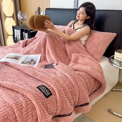 Home Text Wool Blanket Chăn lông cừu dệt nổi 3D 1,6kg | Deep Pink Hồng Đậm