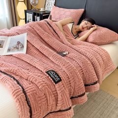 Home Text Wool Blanket Chăn lông cừu dệt nổi 3D 1,6kg | Deep Pink Hồng Đậm