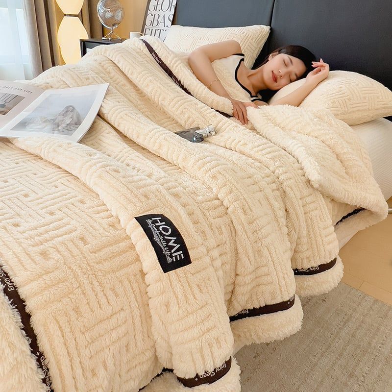 Home Text Wool Blanket | Chăn lông cừu dệt nổi 3D (1,6kg) | Trắng Sữa Ivory