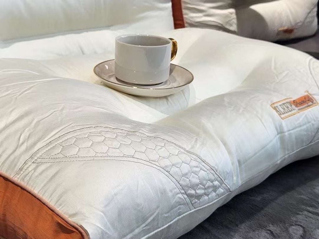 RUỘT GỐI MATXA THẤP ĐỊNH HÌNH SLEEP PEACEFULLY SIZE 48*74CM