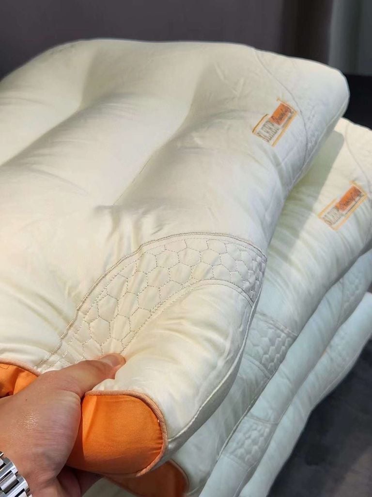 RUỘT GỐI MATXA THẤP ĐỊNH HÌNH SLEEP PEACEFULLY SIZE 48*74CM