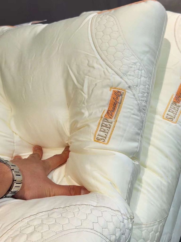 RUỘT GỐI MATXA THẤP ĐỊNH HÌNH SLEEP PEACEFULLY SIZE 48*74CM