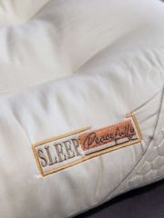 RUỘT GỐI MATXA THẤP ĐỊNH HÌNH SLEEP PEACEFULLY SIZE 48*74CM