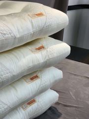 RUỘT GỐI MATXA THẤP ĐỊNH HÌNH SLEEP PEACEFULLY SIZE 48*74CM