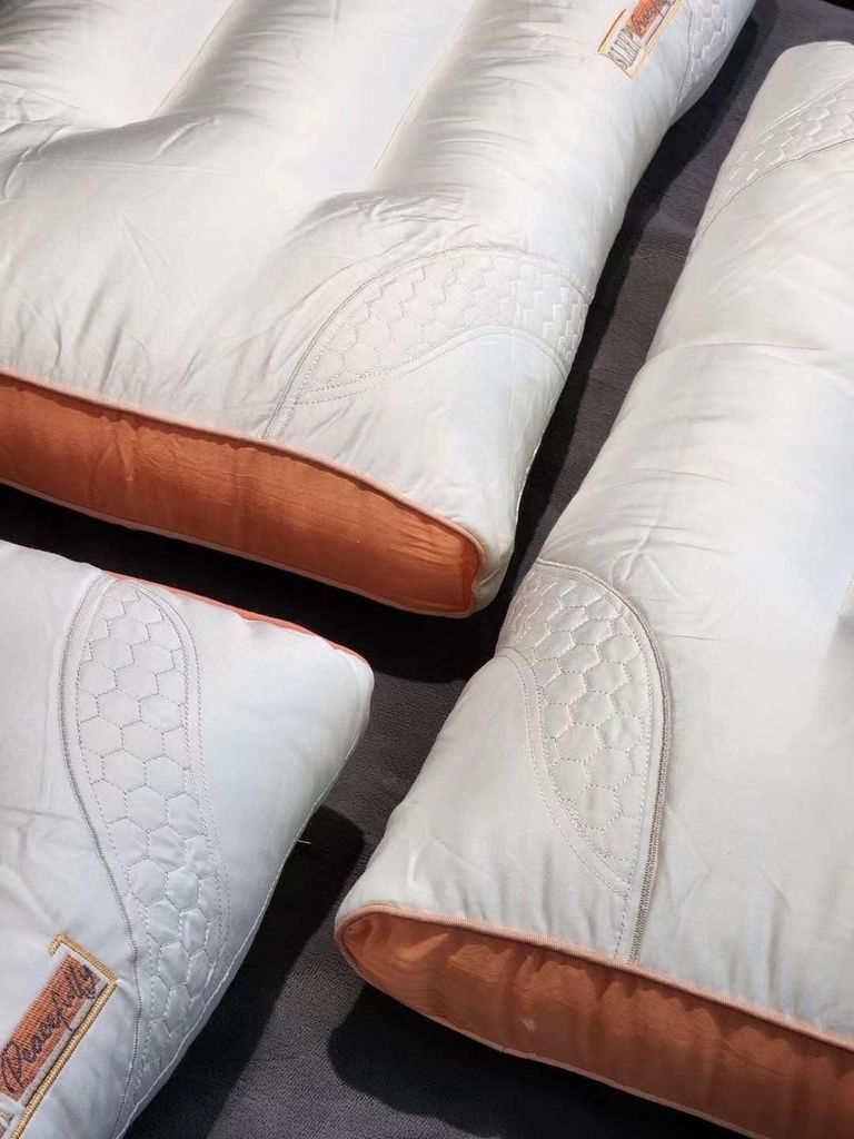 RUỘT GỐI MATXA THẤP ĐỊNH HÌNH SLEEP PEACEFULLY SIZE 48*74CM