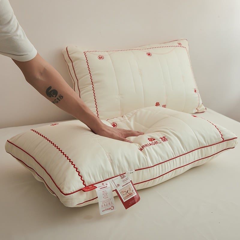 RUỘT GỐI LỤA LÔNG VŨ NHÂN TẠO MARRIAGE SIZE 48*74CM GỐI CHO LỄ VU QUY