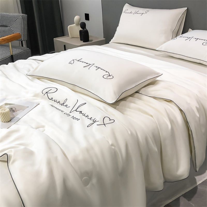 4Pcs Satin Babric | Romantic Love Standard Bedsets Summer Blanket | ID 4PCSROMANLOVE01