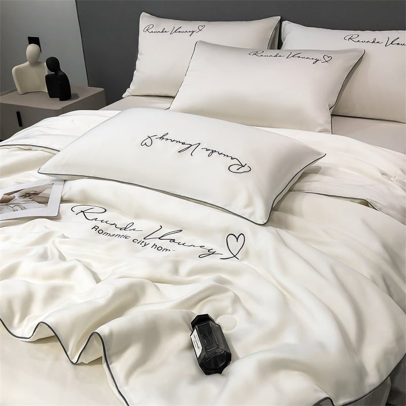 4Pcs Satin Babric | Romantic Love Standard Bedsets Summer Blanket | ID 4PCSROMANLOVE01