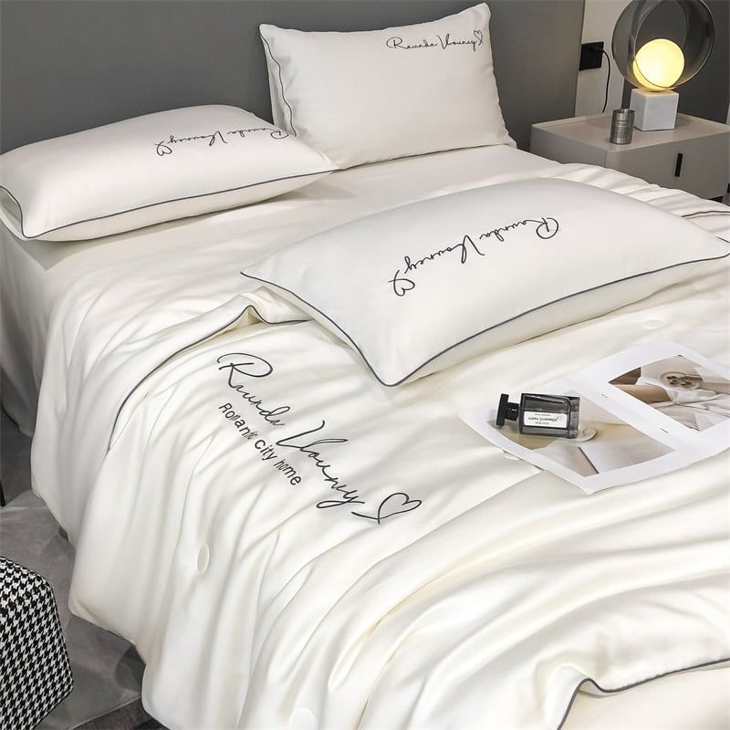 4Pcs Satin Babric | Romantic Love Standard Bedsets Summer Blanket | ID 4PCSROMANLOVE01