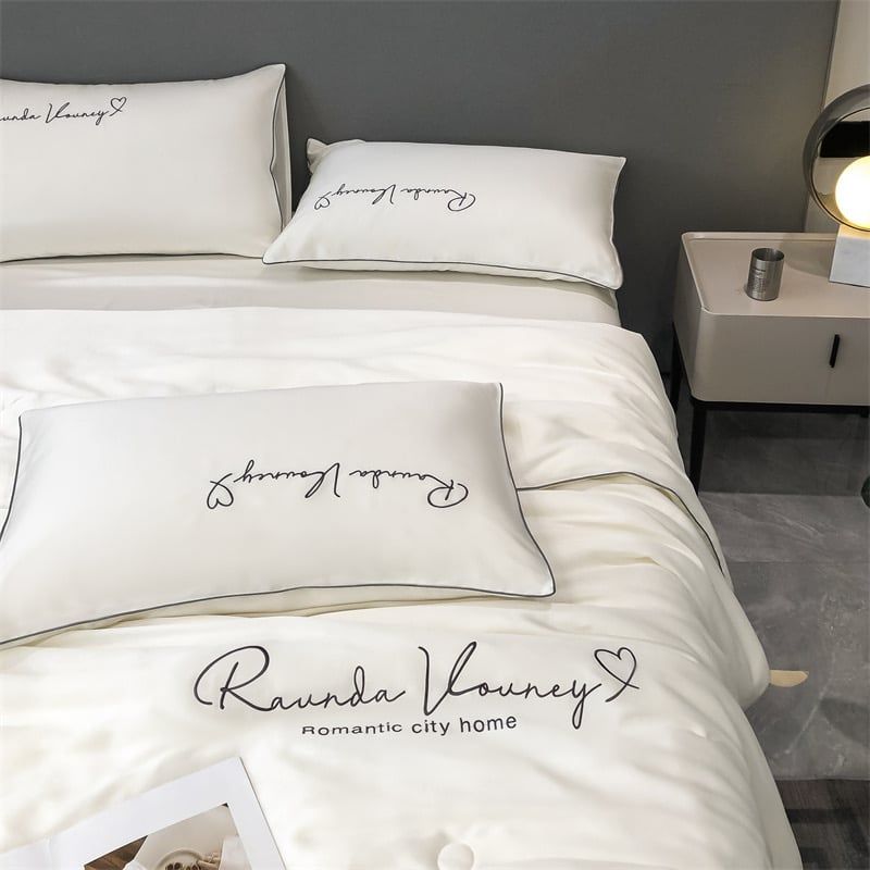 4Pcs Satin Babric | Romantic Love Standard Bedsets Summer Blanket | ID 4PCSROMANLOVE01
