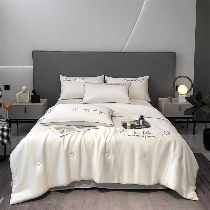4Pcs Satin Babric | Romantic Love Standard Bedsets Summer Blanket | ID 4PCSROMANLOVE01