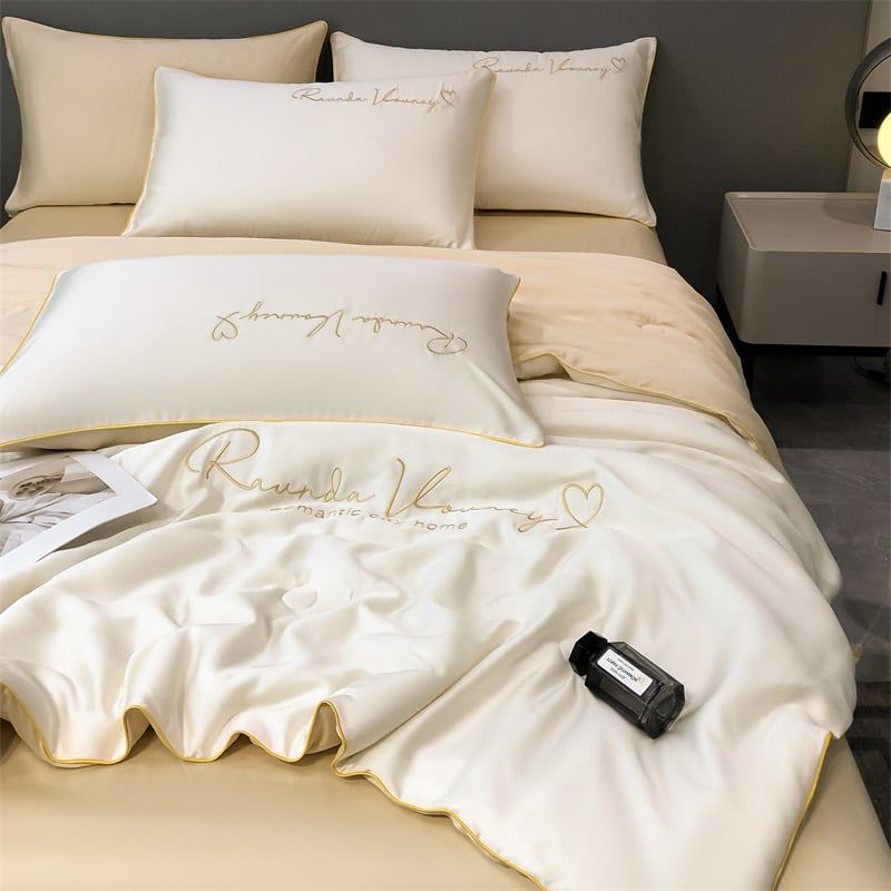 4Pcs Satin Babric | Romantic Love Standard Bedsets Summer Blanket | ID 4PCSROMANLOVE06
