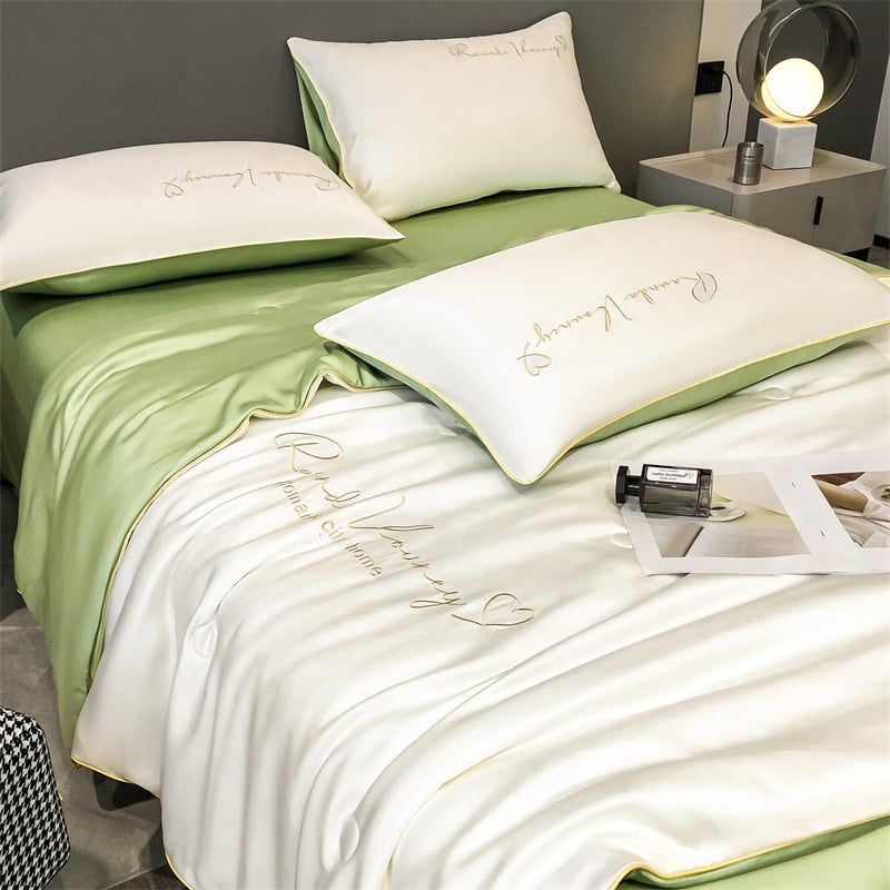 4Pcs Satin Babric | Romantic Love Standard Bedsets Summer Blanket | ID 4PCSROMANLOVE07