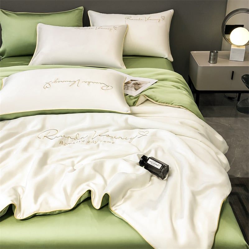 4Pcs Satin Babric | Romantic Love Standard Bedsets Summer Blanket | ID 4PCSROMANLOVE07