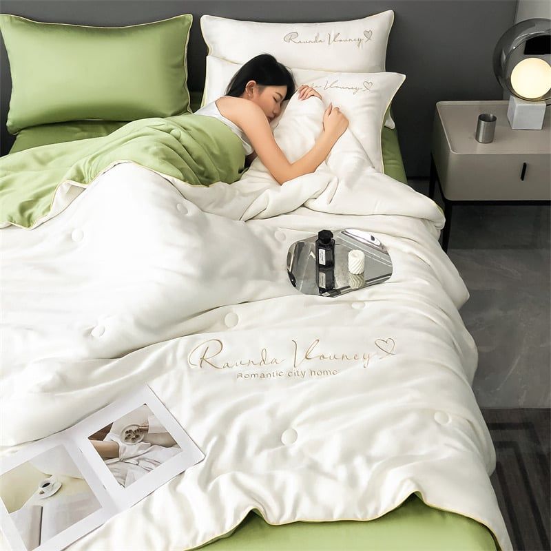 4Pcs Satin Babric | Romantic Love Standard Bedsets Summer Blanket | ID 4PCSROMANLOVE07