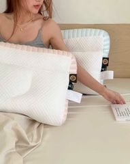 GỐI CÔNG THÁI HỌC MINISSO HỖ TRỢ NGƯỜI ĐAU MỎI VAI GÁY SIZE 48*74CM